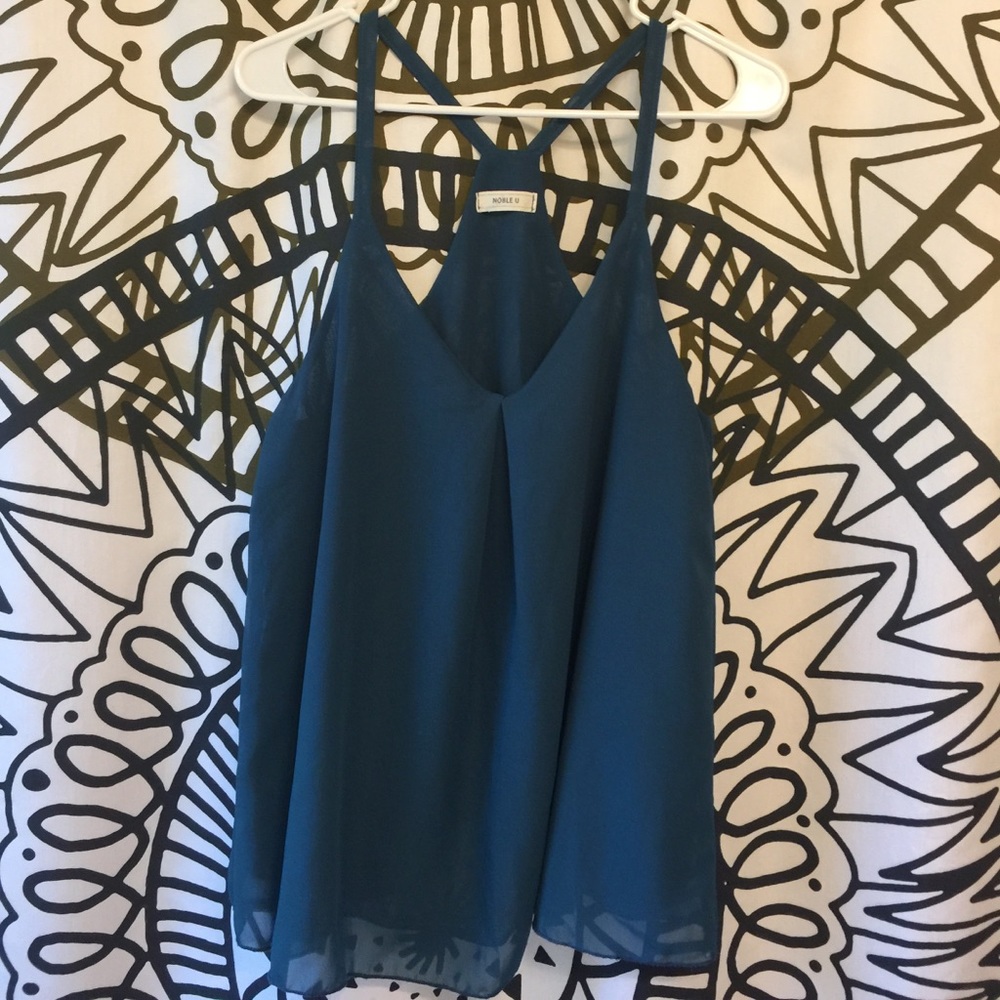 Noble U sleeveless blouse