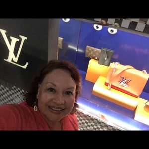 Meet your Posher, Lourdes