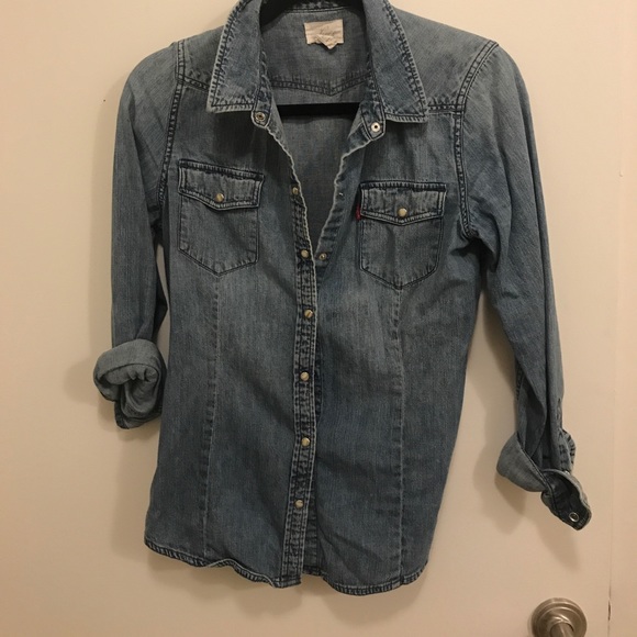 Levi's Tops - Levi's button up western