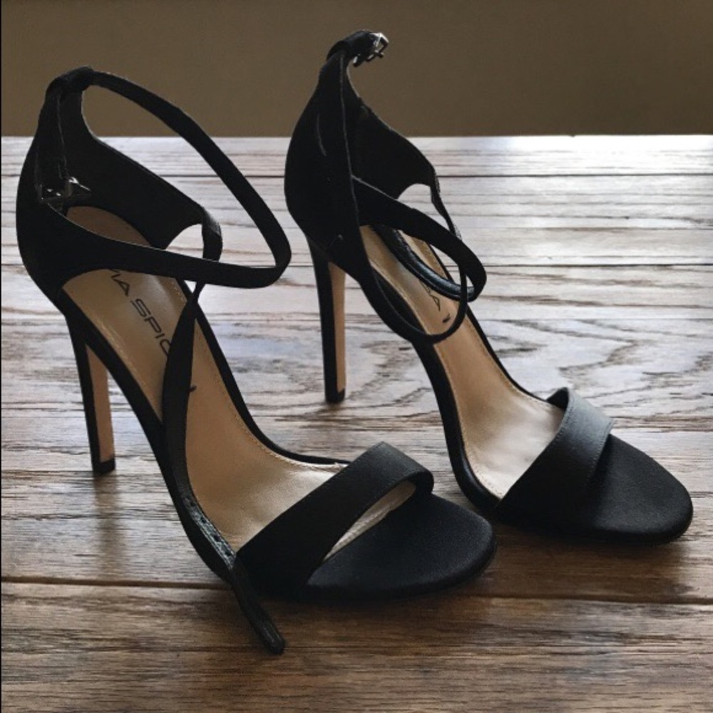 Via Spiga Tiara Dress Pump