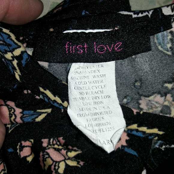 2 sleeveless sz L summer tops sz LARGE - Picture 3 of 3