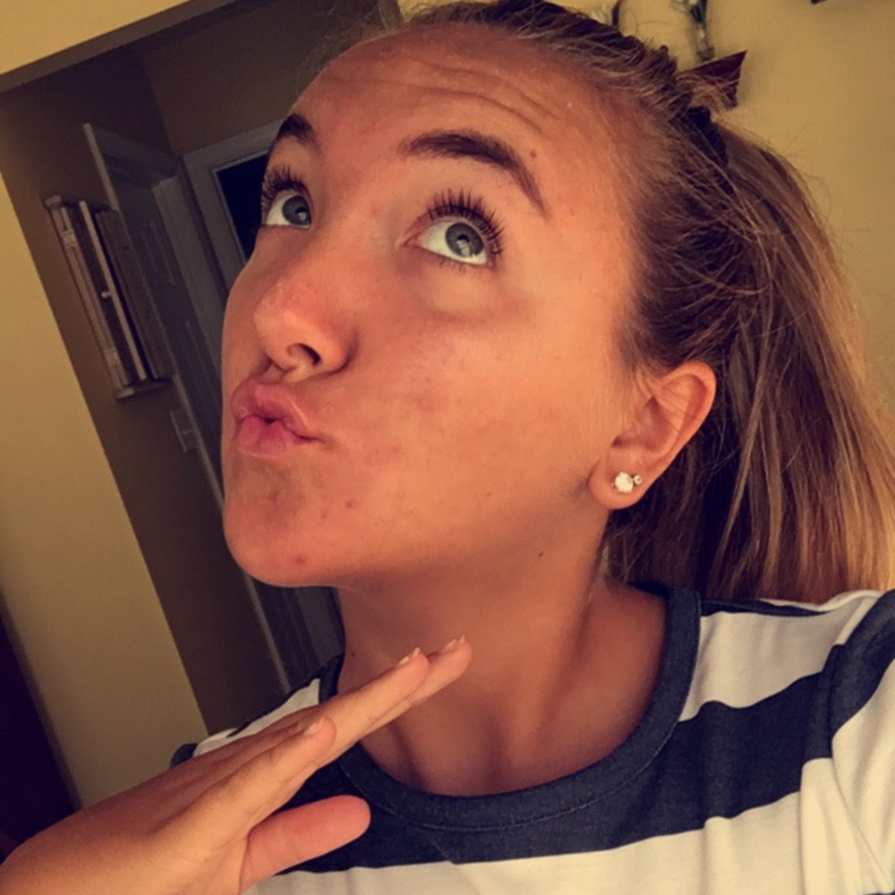 Meet your Posher, Isabella