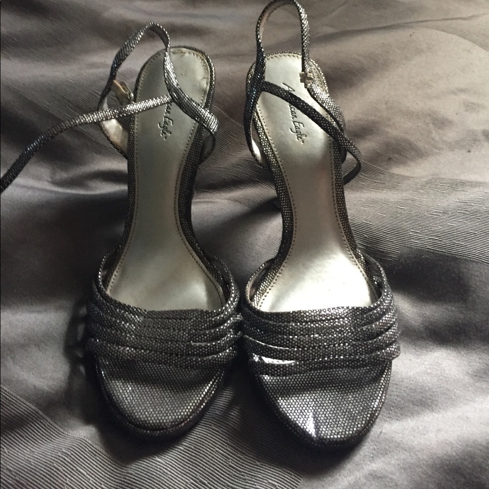 American Eagle size 7 1/2 silver heels