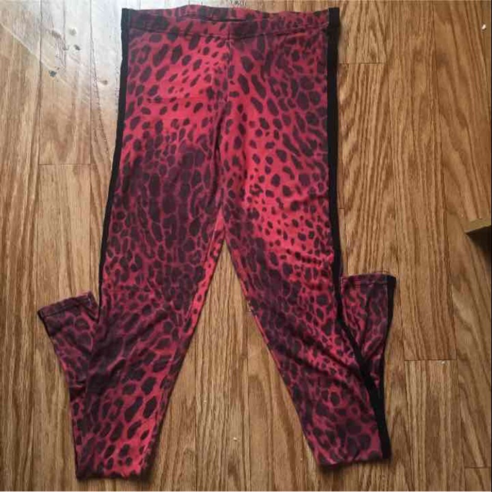 Red leopard leggies/tights