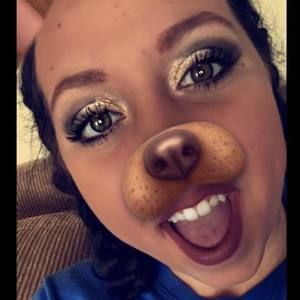 Meet your Posher, Leah