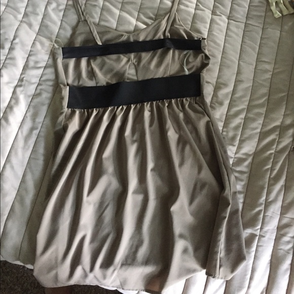 ModCloth 'My Story' sexy keyhole dress - Picture 2 of 3