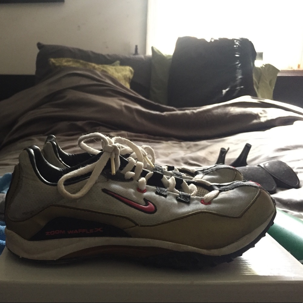 White and gold Nike country sneakers size 7 1/2
