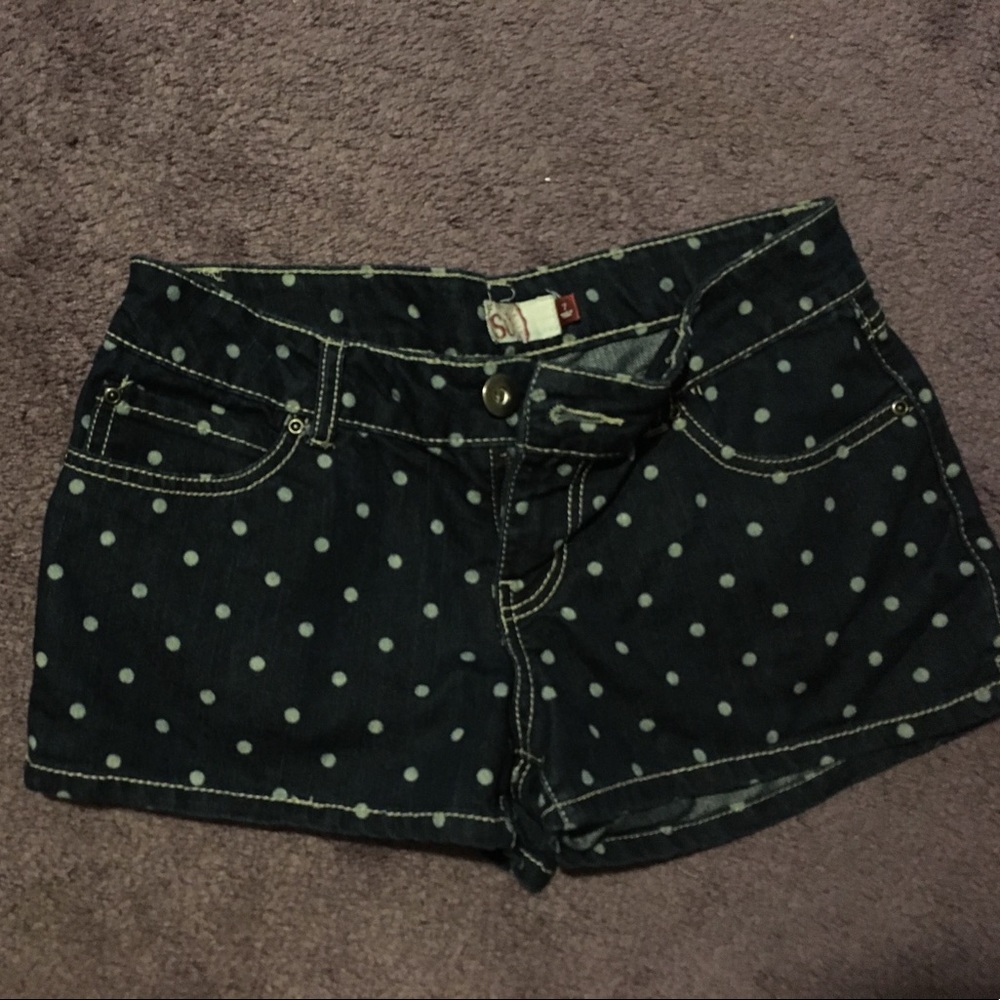 Shorts - Picture 1 of 4