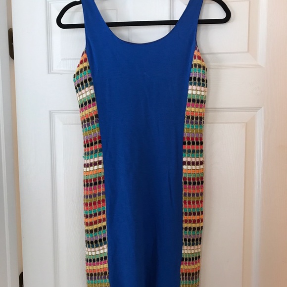 Colorful form fitting dress - Picture 2 of 2