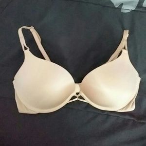 Victoria's Secret Bombshell in Nude