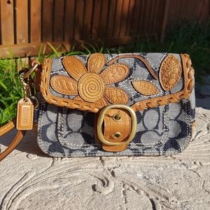 RARE COACH Denim Bleeker Leather Applique Wristlet