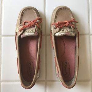 SPERRY TOPSIDER SIZE 6