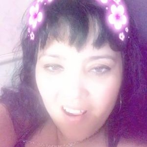 Meet your Posher, Yanet