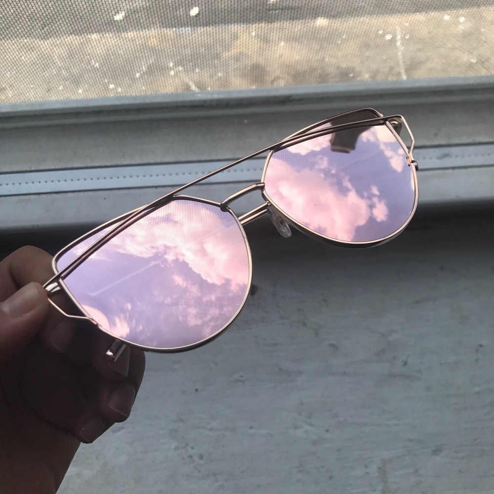 BRAND NEW ROSE GOLD GLAMAZON SUNGLASSES!