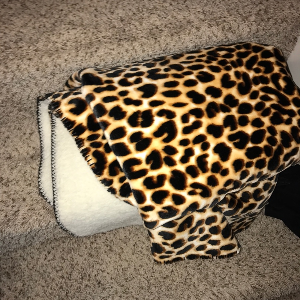 Brand New Victoria Secret Sherpa