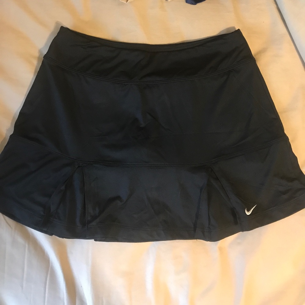 SOLD. Black Nike Dri-fit skort
