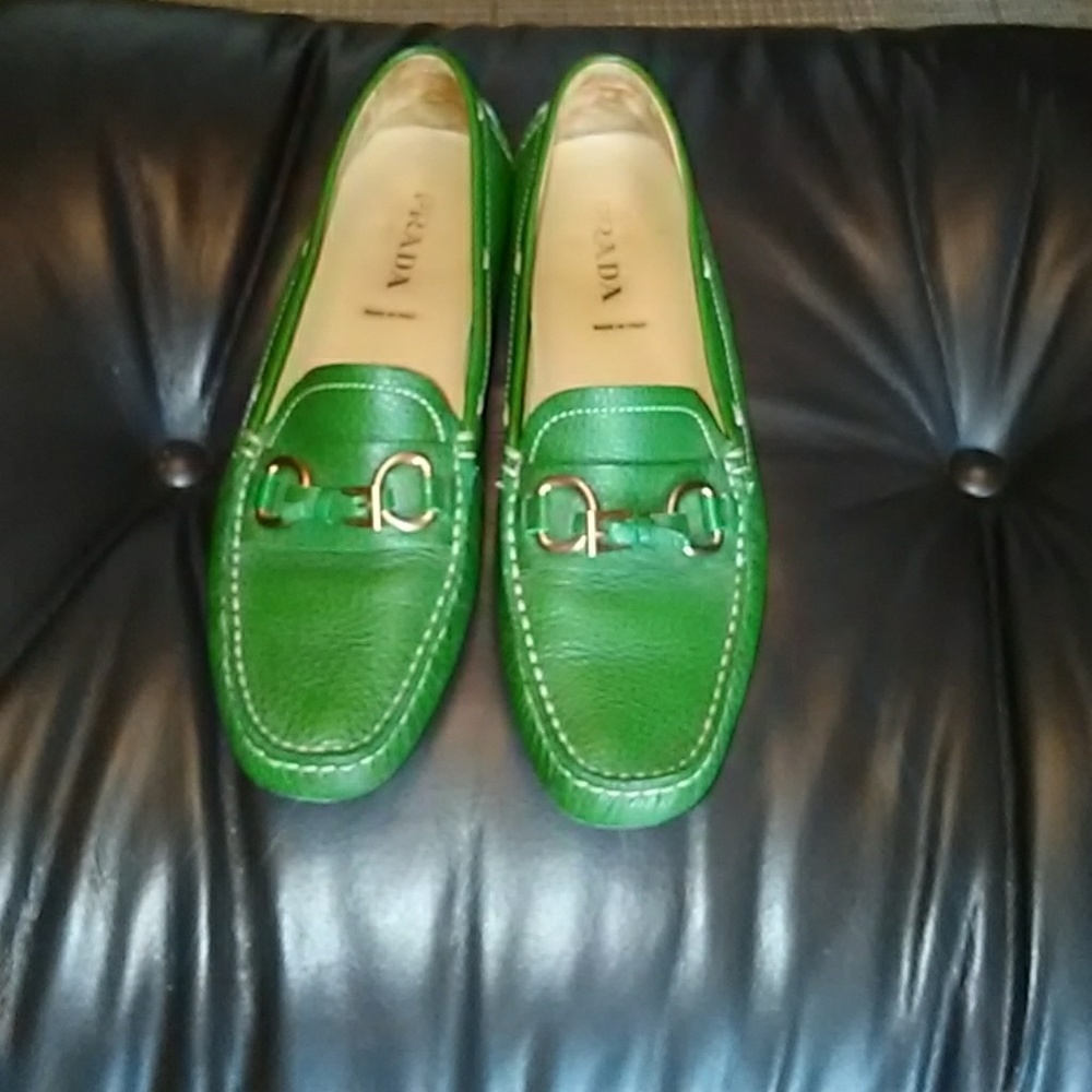 PRADA FLATS! - Picture 1 of 4