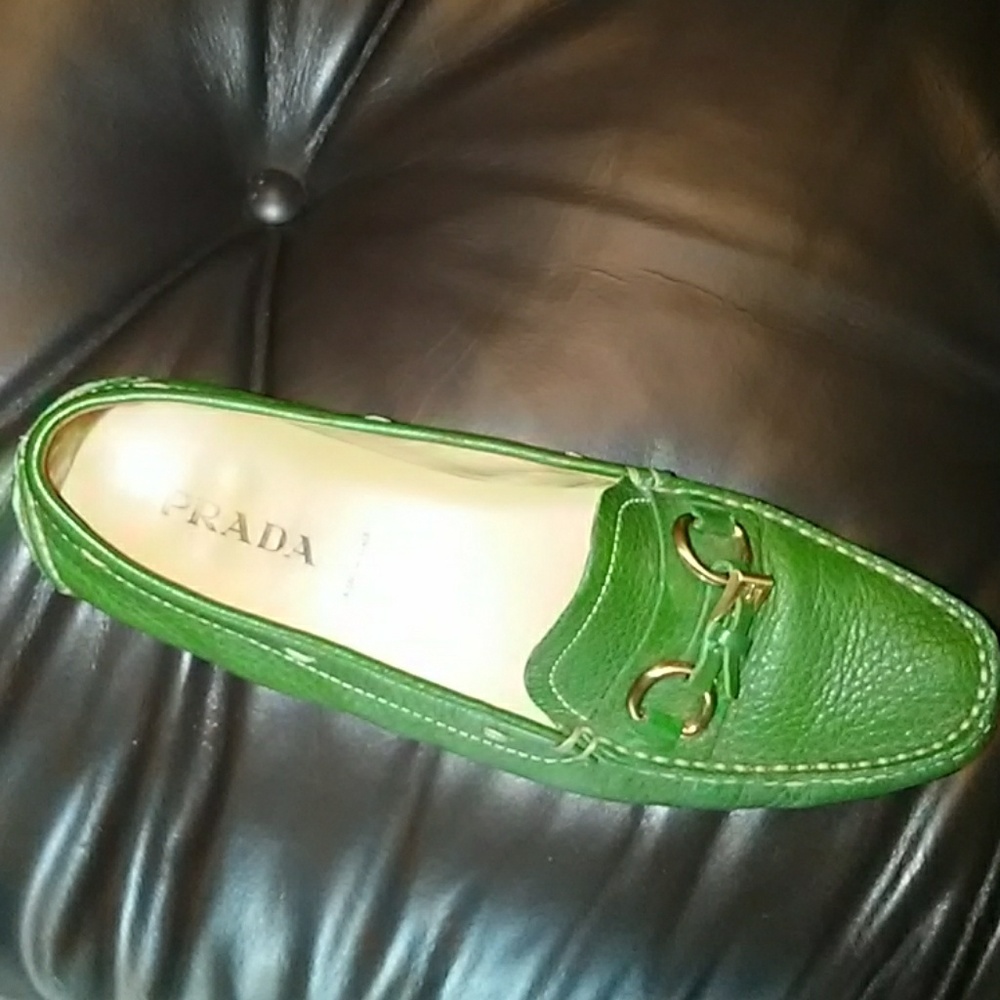 PRADA FLATS! - Picture 2 of 4