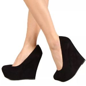 Black Platforms Heels