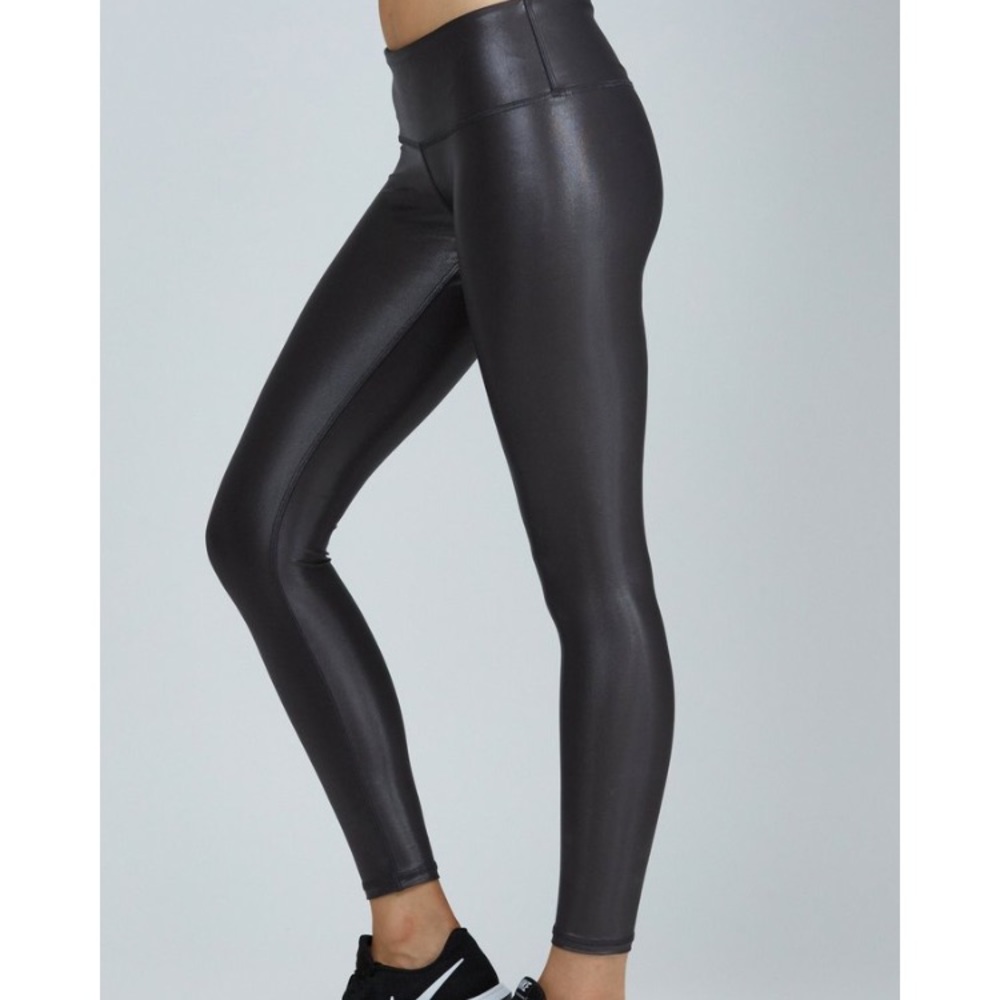 Noli Yoga legging in black glossy