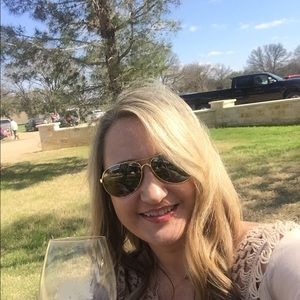 Meet your Posher, Stefanie