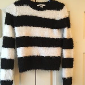 DKNY SWEATER