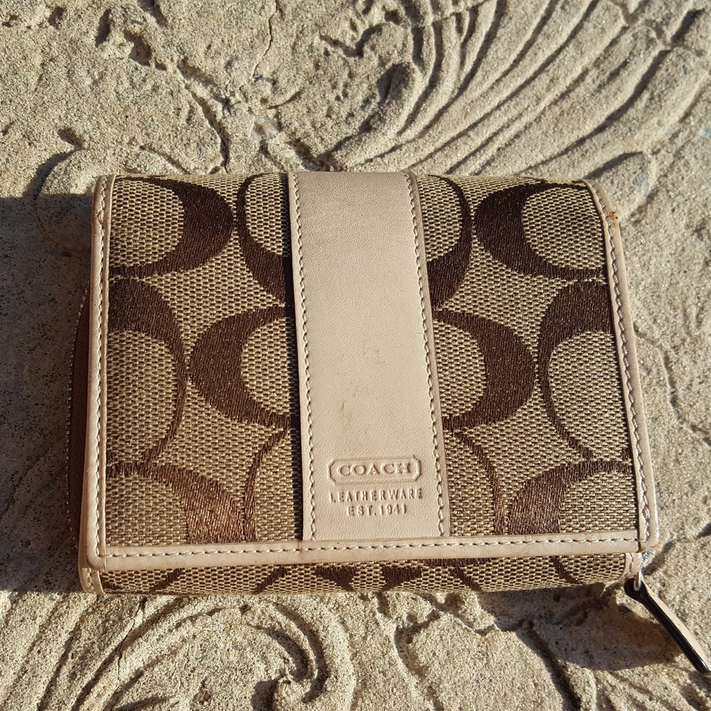 COACH Trifold Wallet - Authentic