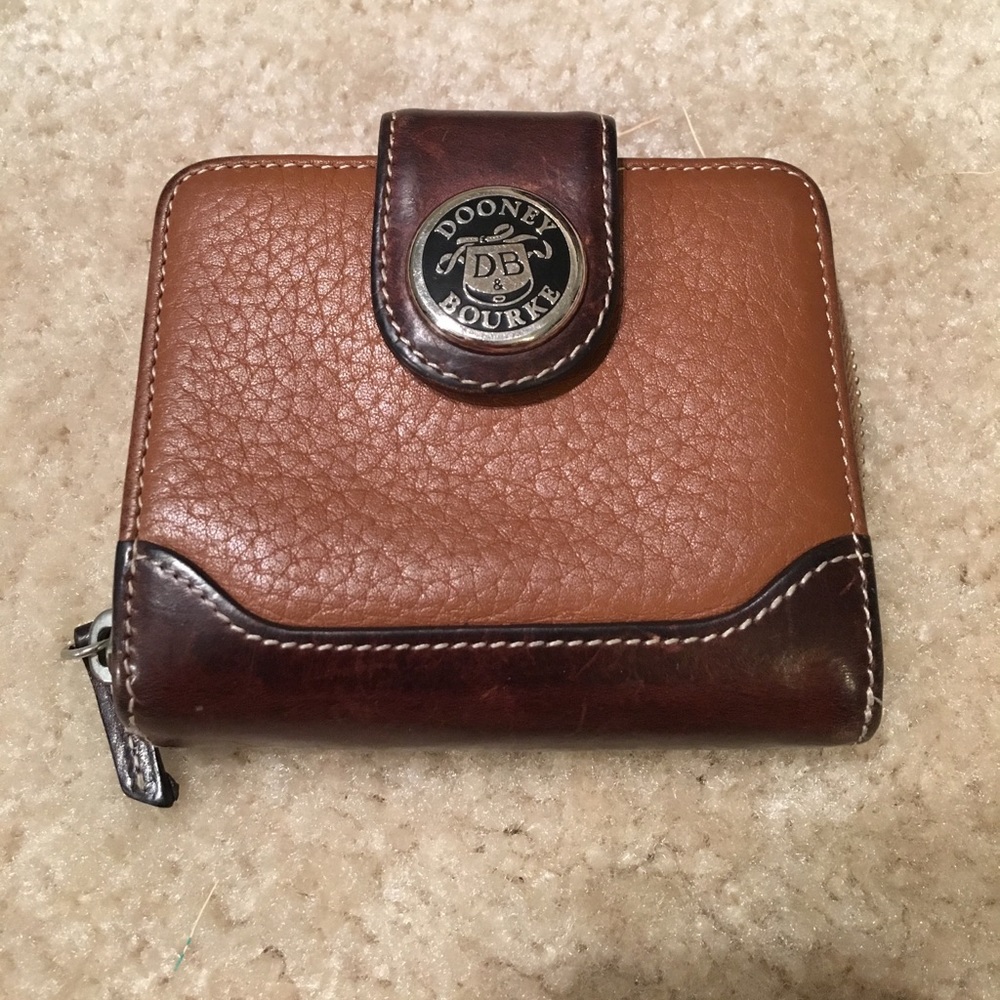 Dooney & Bourke wallet