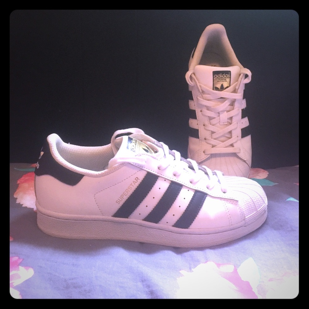 Adidas superstars