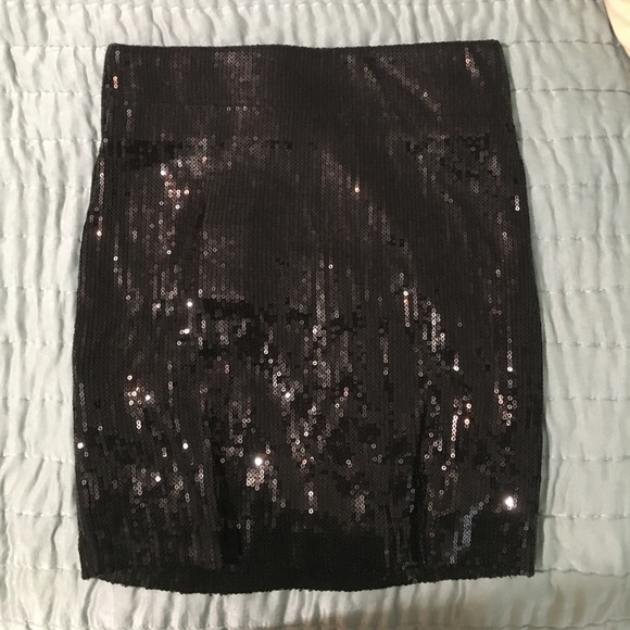 BCBG sequin bodycon skirt - Picture 1 of 3