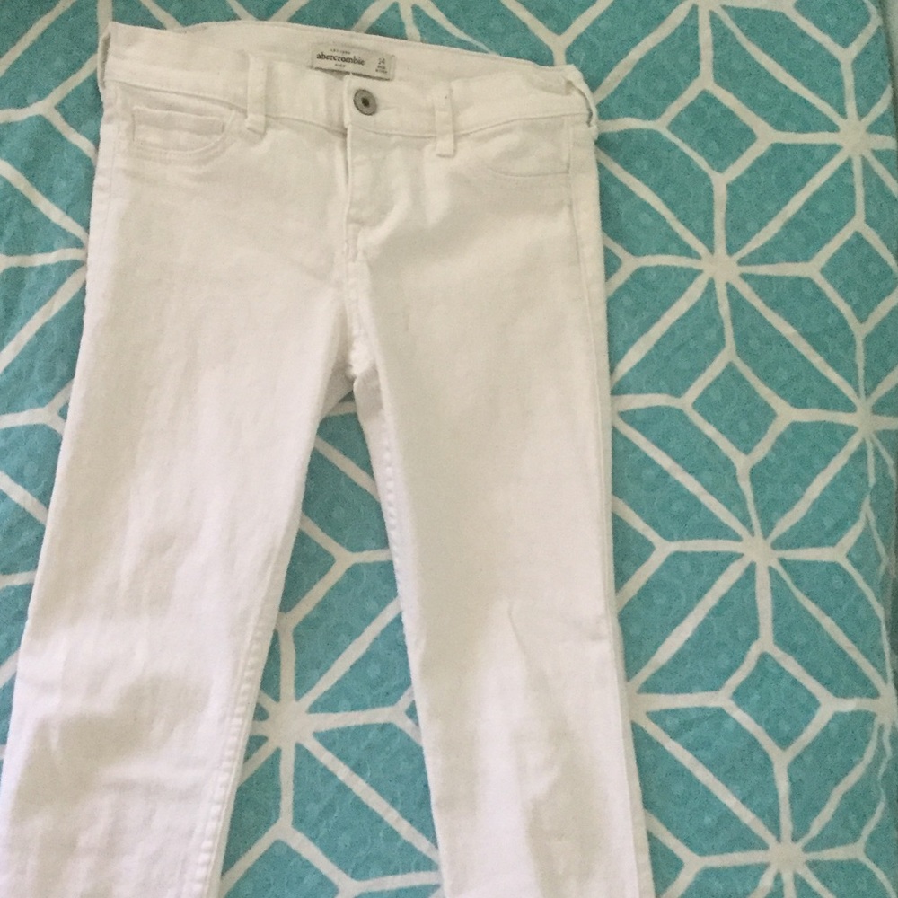 White abrocombie and kids jean