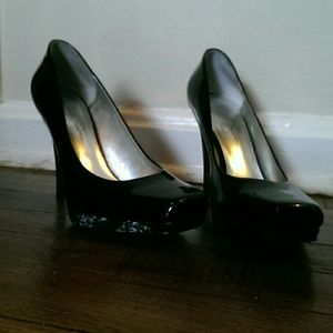 Jessica Simpson Black Vinyl Marbled Heels