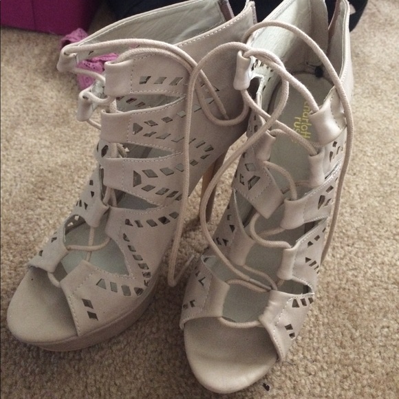 Cut-Out Charlotte Russe Heels - Picture 2 of 2