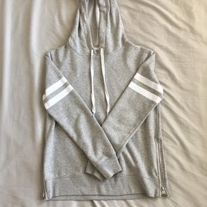 FOREVER 21: Hoodie