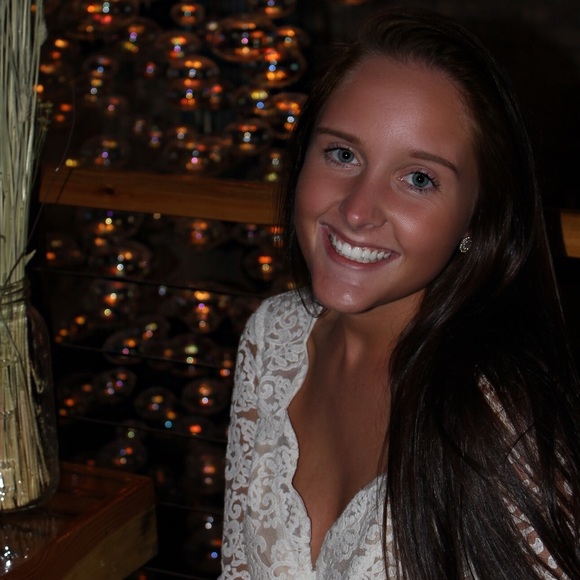 Meet your Posher, Dani - Picture 3 of 6