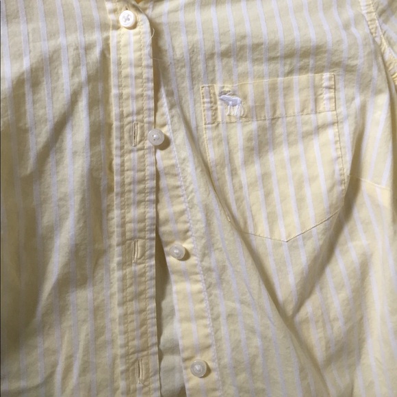 Button up - Picture 2 of 3