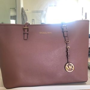 Michael Kors Saffiano Medium Jet Set Travel Tote
