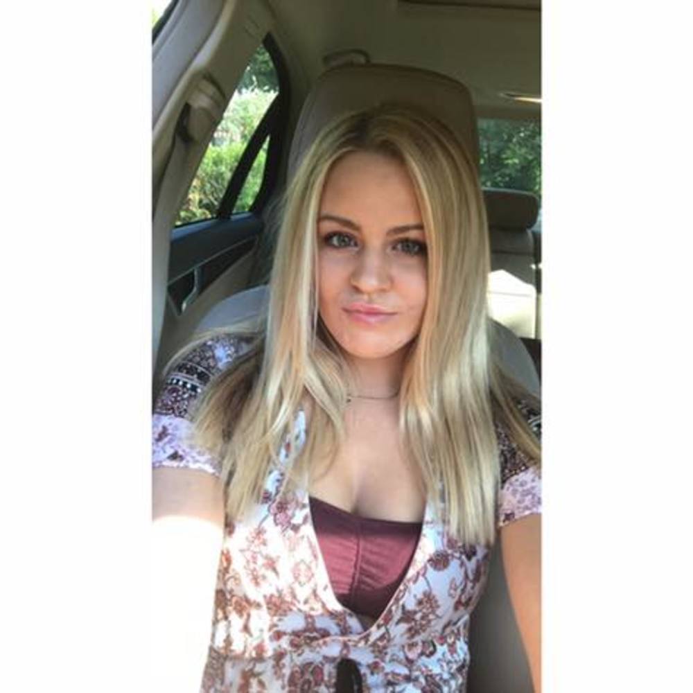 Meet your Posher, Kayla