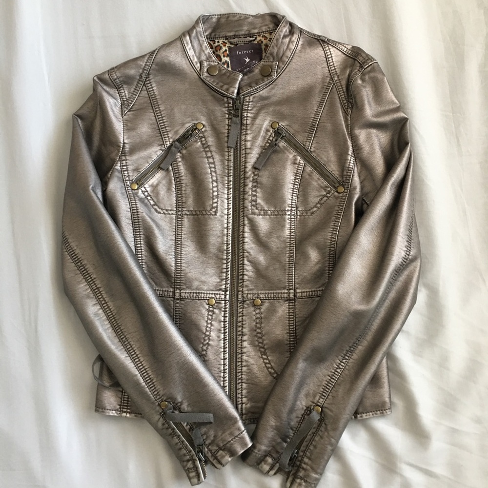 FOREVER 21: Leather jacket