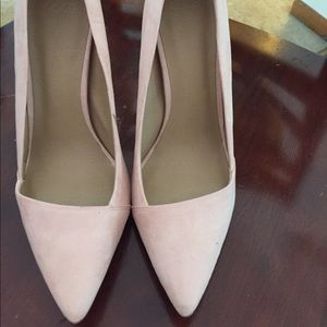Very light pink stiletto pumps