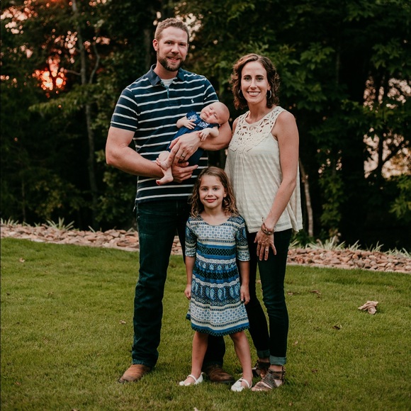 Meet your Posher, Kristen - Picture 2 of 8