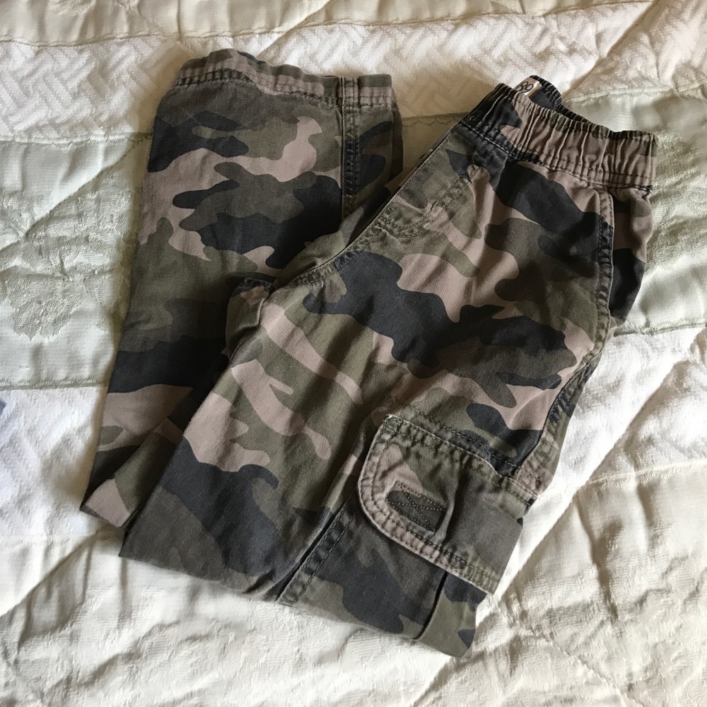 Size 7 Boys Camo Pants