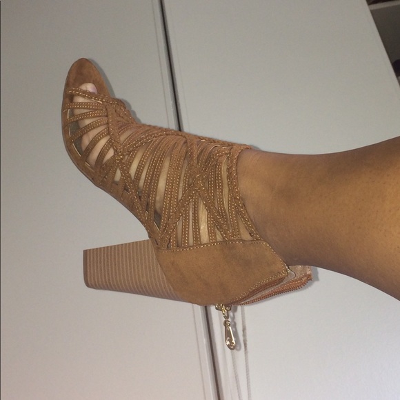 Guess Cage Heels - Picture 2 of 2