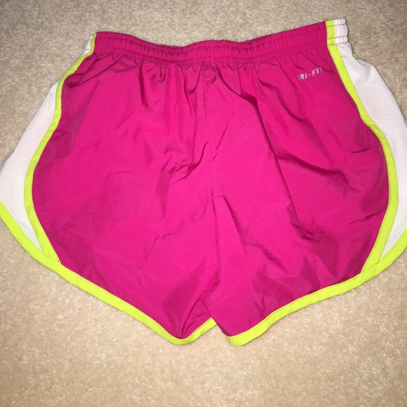 Girls Nike Running Shorts size M - Picture 3 of 3
