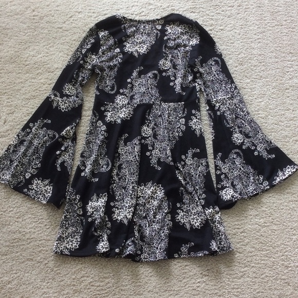 1SMALL LEFTBlack & Cream Print Dress - Picture 8 of 8