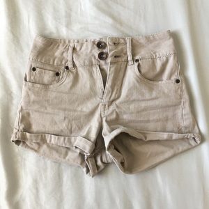 DOLLHOUSE: Mid-rise shorts