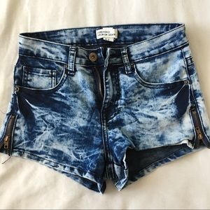 FOREVER 21: Mid-rise shorts