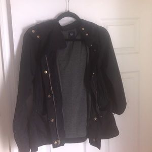 Blue gap windbreaker