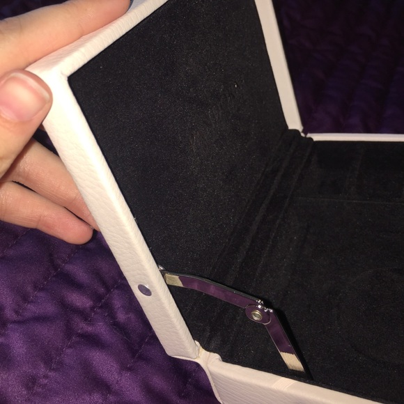 Pandora jewelry box - Picture 2 of 5