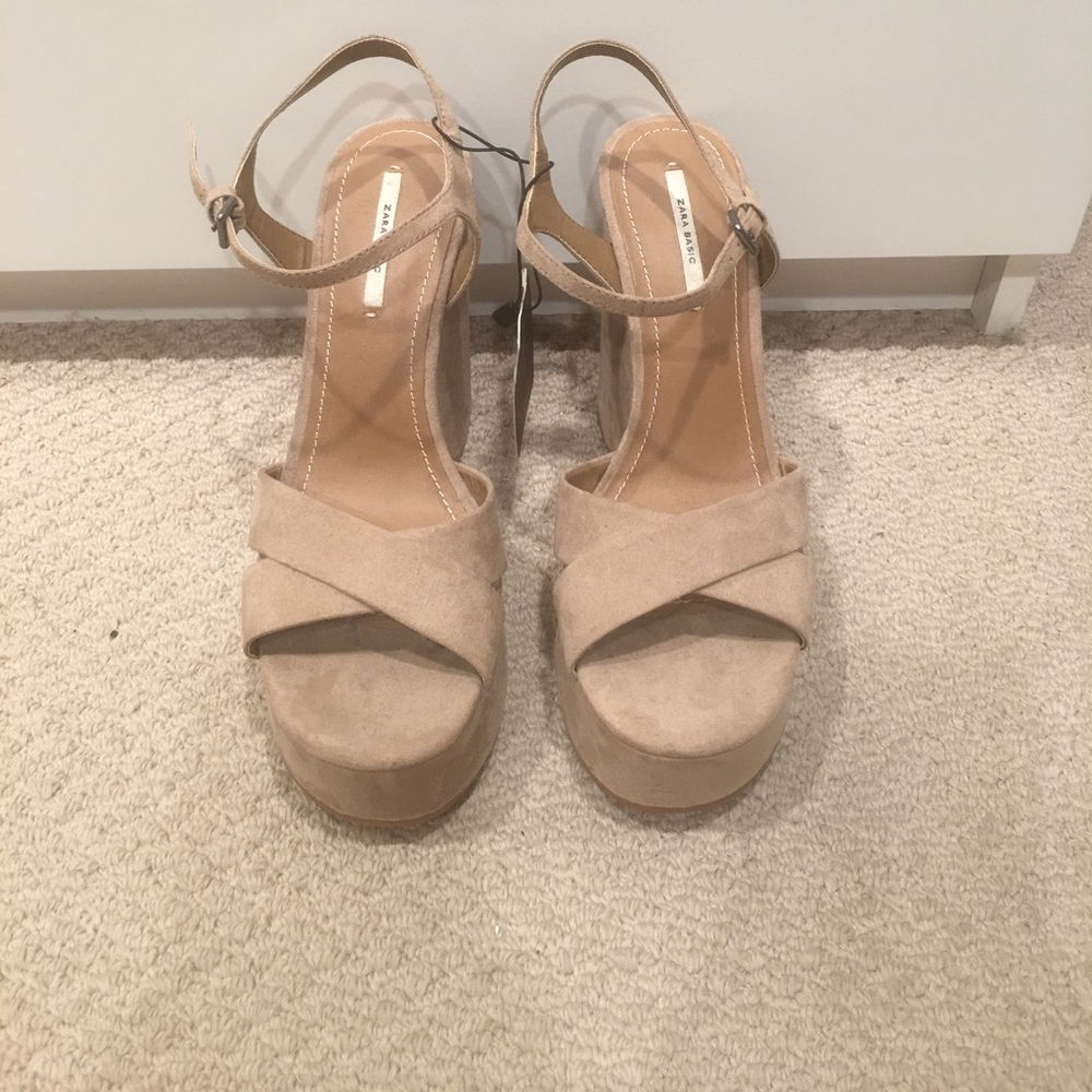 Nude wedges